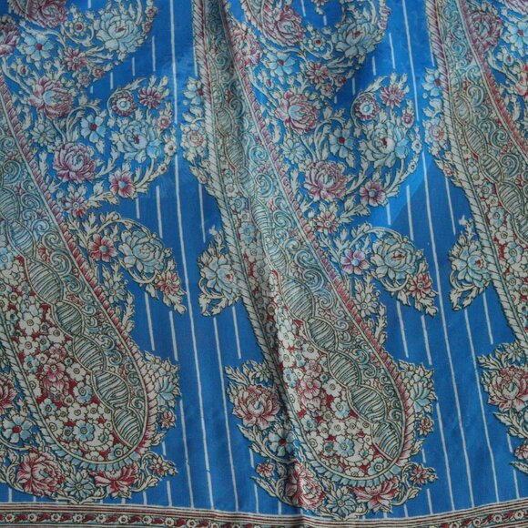 Vintage 1990s Indian Sari, Authentic Sky Blue Chiffon with a Floral Print Saree, - Picture 6 of 10